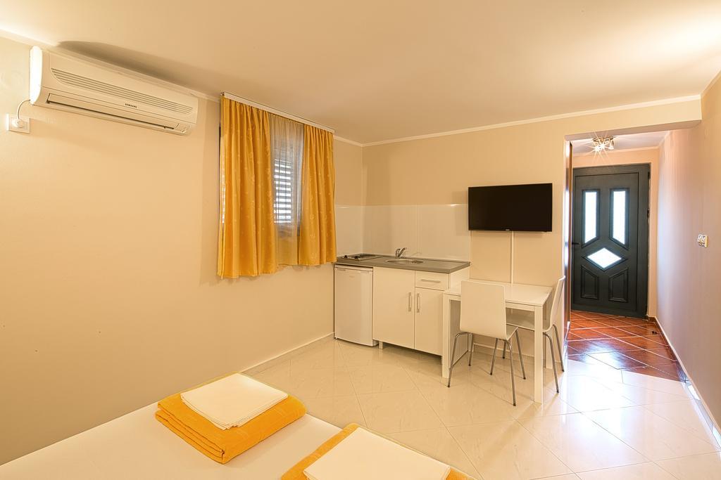 Apartments Mika بودفا المظهر الخارجي الصورة