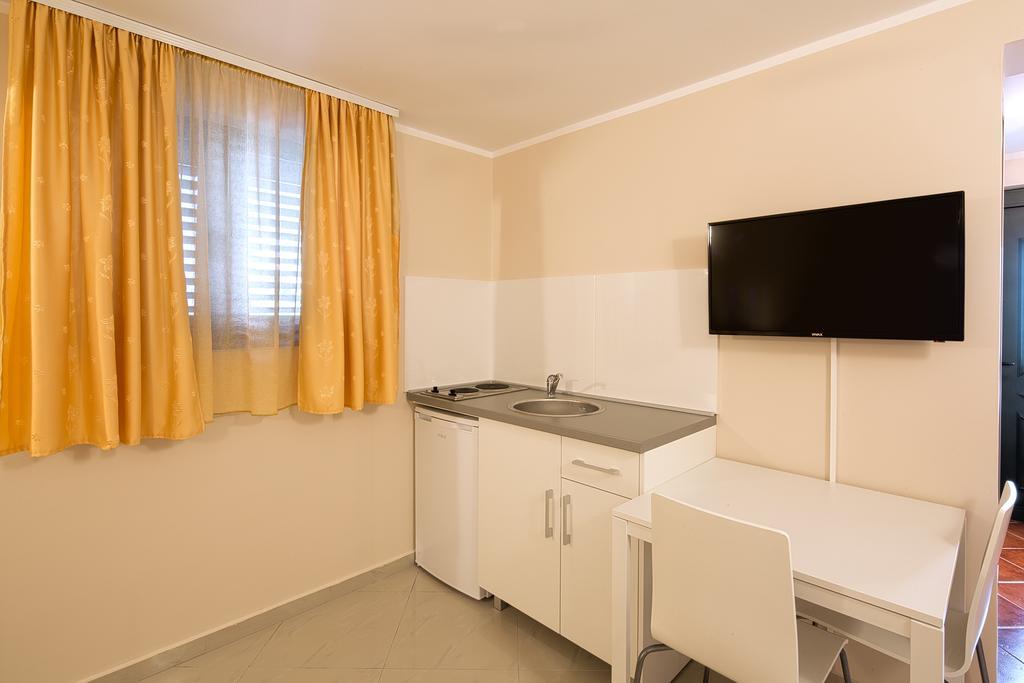 Apartments Mika بودفا المظهر الخارجي الصورة